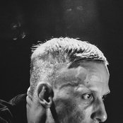 Ten Walls - List pictures