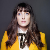 Clarice Falcão - List pictures