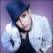 God-des And She - List pictures