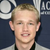 Blaine Larsen - List pictures