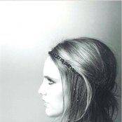 Anna Calvi - List pictures