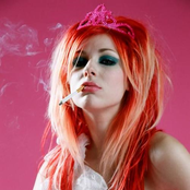 Bonnie Mckee - List pictures