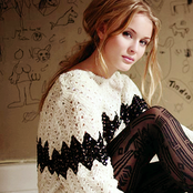 Zara Larsson - List pictures