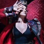 Ann Lee - List pictures