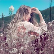 Zella Day - List pictures