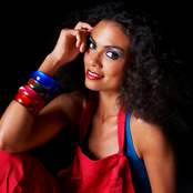Amel Larrieux - List pictures