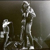 Angeles Del Infierno - List pictures