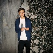 Flume - List pictures