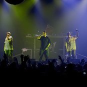 Violadores Del Verso - List pictures