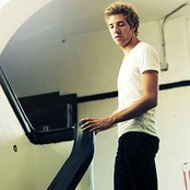 Andrew Belle - List pictures