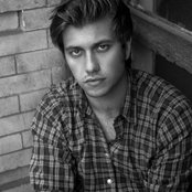 Bobby Long - List pictures