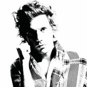 Mika - List pictures