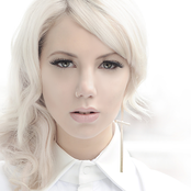 Queen Of Hearts - List pictures