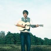 Charlie Simpson - List pictures