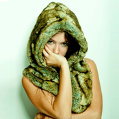 Meg Myers - List pictures