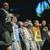 Karamelo Santo - List pictures