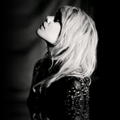 Coeur De Pirate - List pictures