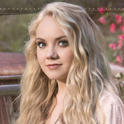 Danielle Bradbery - List pictures