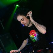 High Contrast - List pictures