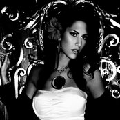 Bria Valente - List pictures