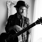 Tony Lucca - List pictures