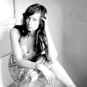 Lera Lynn - List pictures