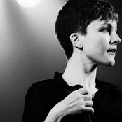 Polica - List pictures