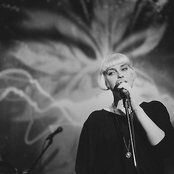 Molly Nilsson - List pictures