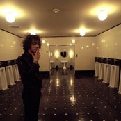 Albert Hammond, Jr. - List pictures