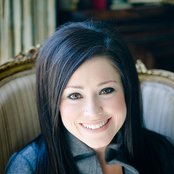 Kari Jobe - List pictures