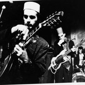 3 Mustaphas 3 - List pictures