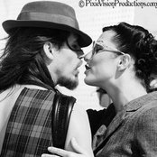 Evelyn Evelyn - List pictures