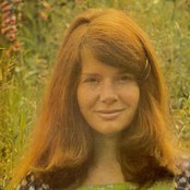 Bonnie Dobson - List pictures