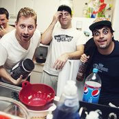 Giants At Large - List pictures