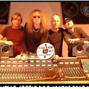 Black 'n Blue - List pictures