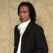 Chrisye - List pictures