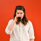 Alex Lahey - List pictures