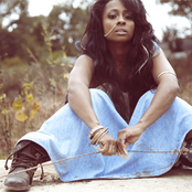 Shanell - List pictures