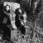 Lily & Madeleine - List pictures