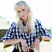 Ilse Delange - List pictures
