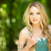 Danielle Bradbery - List pictures