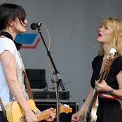 Uh Huh Her - List pictures