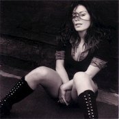 Lisa Lisa - List pictures