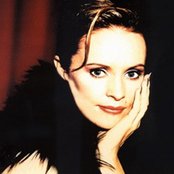 Easton Sheena - List pictures