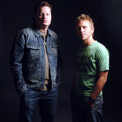 Sin Bandera - List pictures