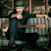 Tony Lucca - List pictures