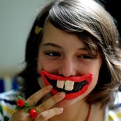 Mallu Magalhães - List pictures