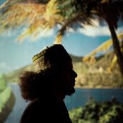 Mo Kolours - List pictures