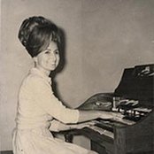 Bobbie Nelson - List pictures