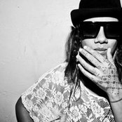 Ladi6 - List pictures